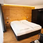 精英高山小屋 - 公寓&住宿加早餐酒店 酒店 4*