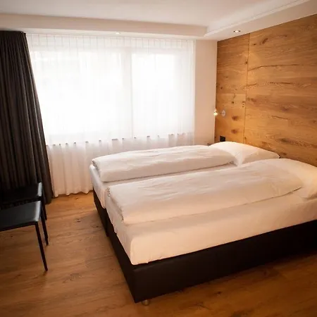 호텔 Elite Alpine - & Breakfast 4*