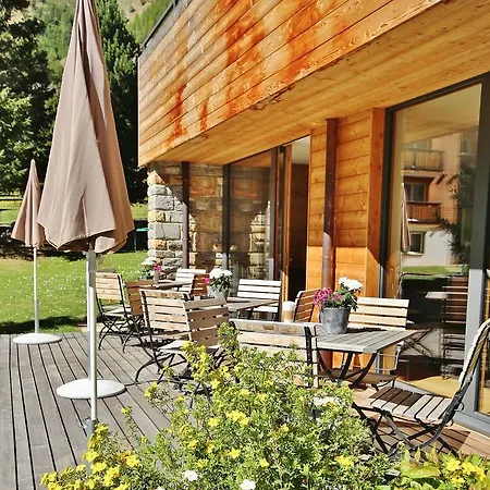 Elite Alpine - & Breakfast 호텔 4*