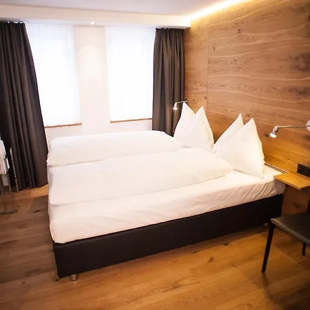 Elite Alpine - & Breakfast 호텔 4*