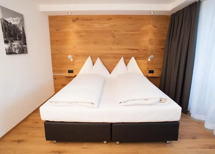 Elite Alpine - & Breakfast ホテル 4*