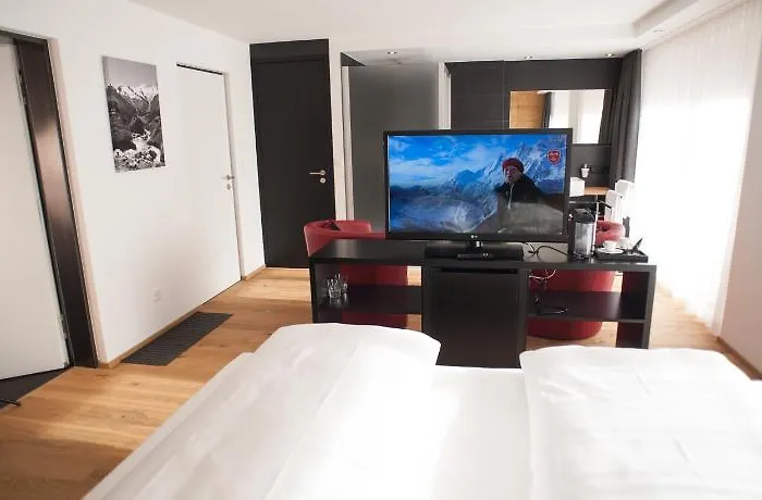 Elite Alpine - & Breakfast ホテル 4*